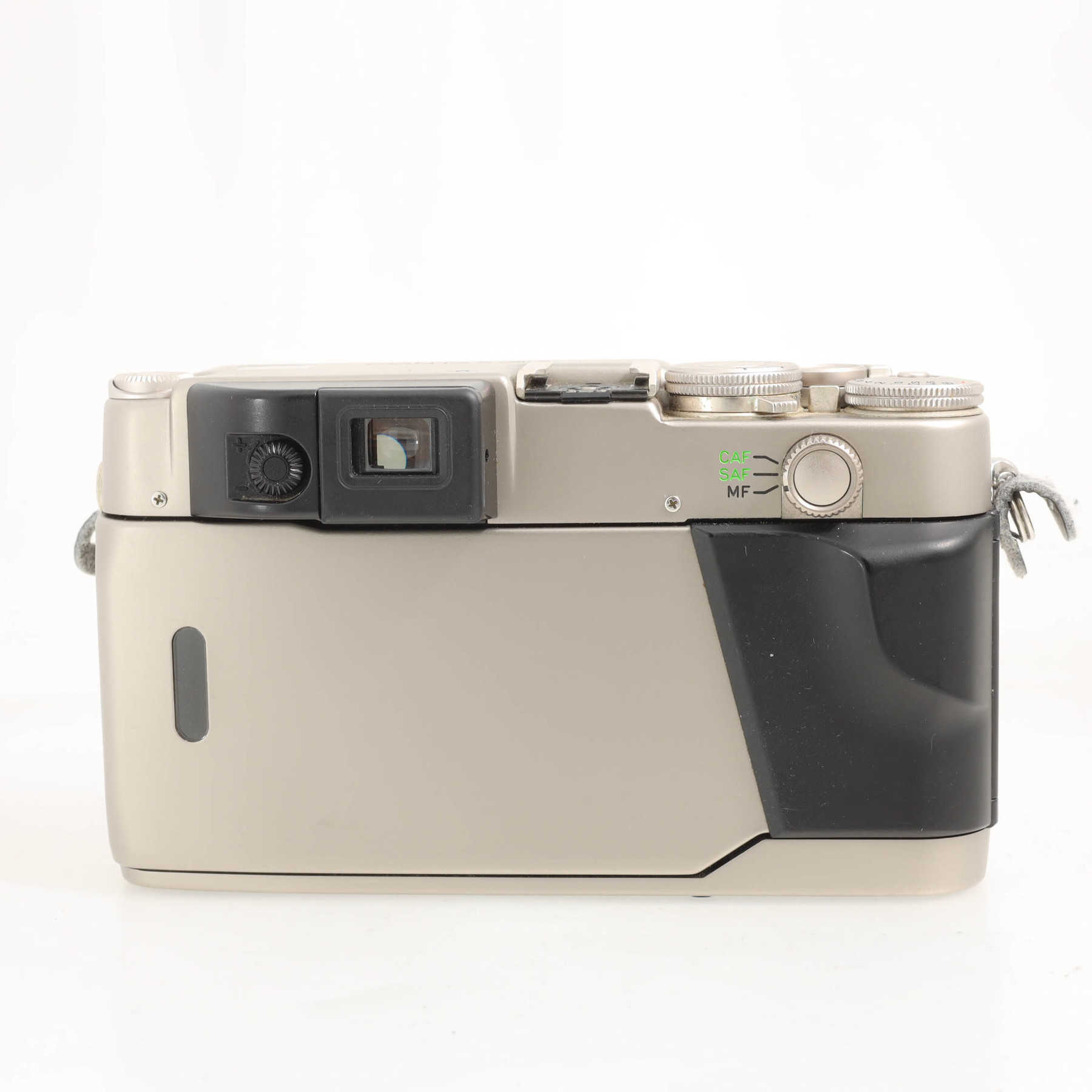 Contax G2 silver с объективом 45mm f/2 T* Carl Zeiss Planar Contax G2 silver с объективом 45mm f/2 T* Carl Zeiss Planar