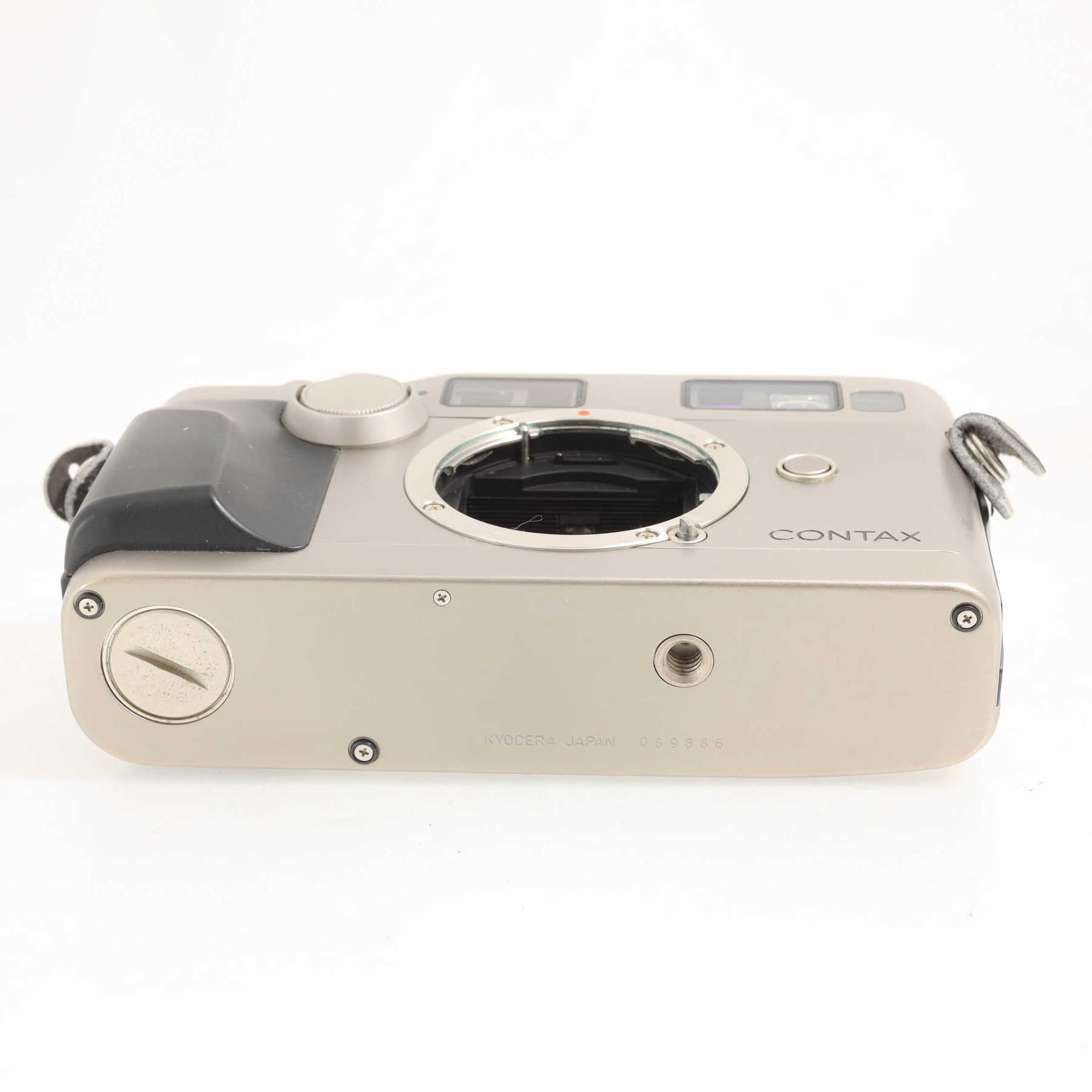 Contax G2 silver с объективом 45mm f/2 T* Carl Zeiss Planar Contax G2 silver с объективом 45mm f/2 T* Carl Zeiss Planar