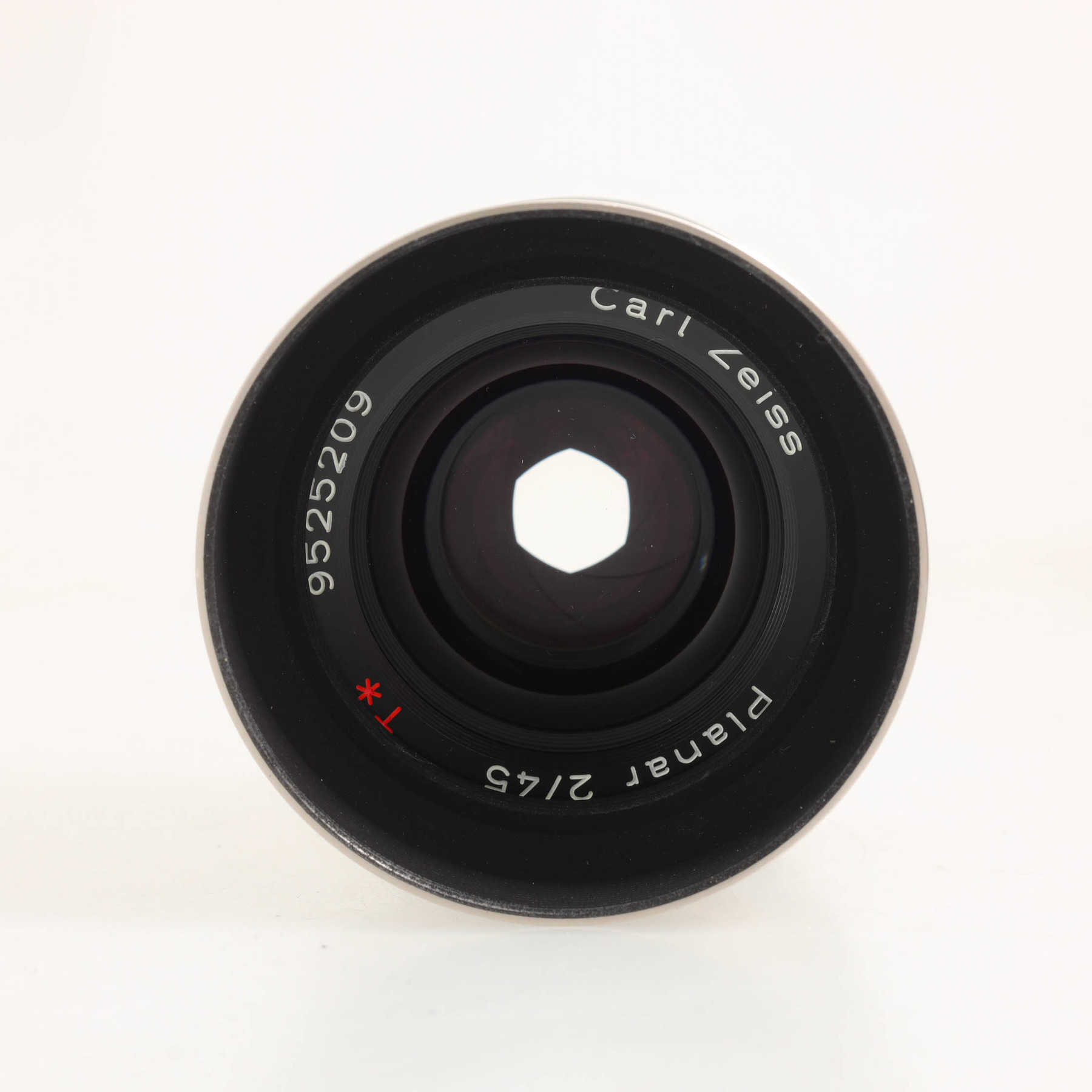 Contax G2 silver с объективом 45mm f/2 T* Carl Zeiss Planar Contax G2 silver с объективом 45mm f/2 T* Carl Zeiss Planar