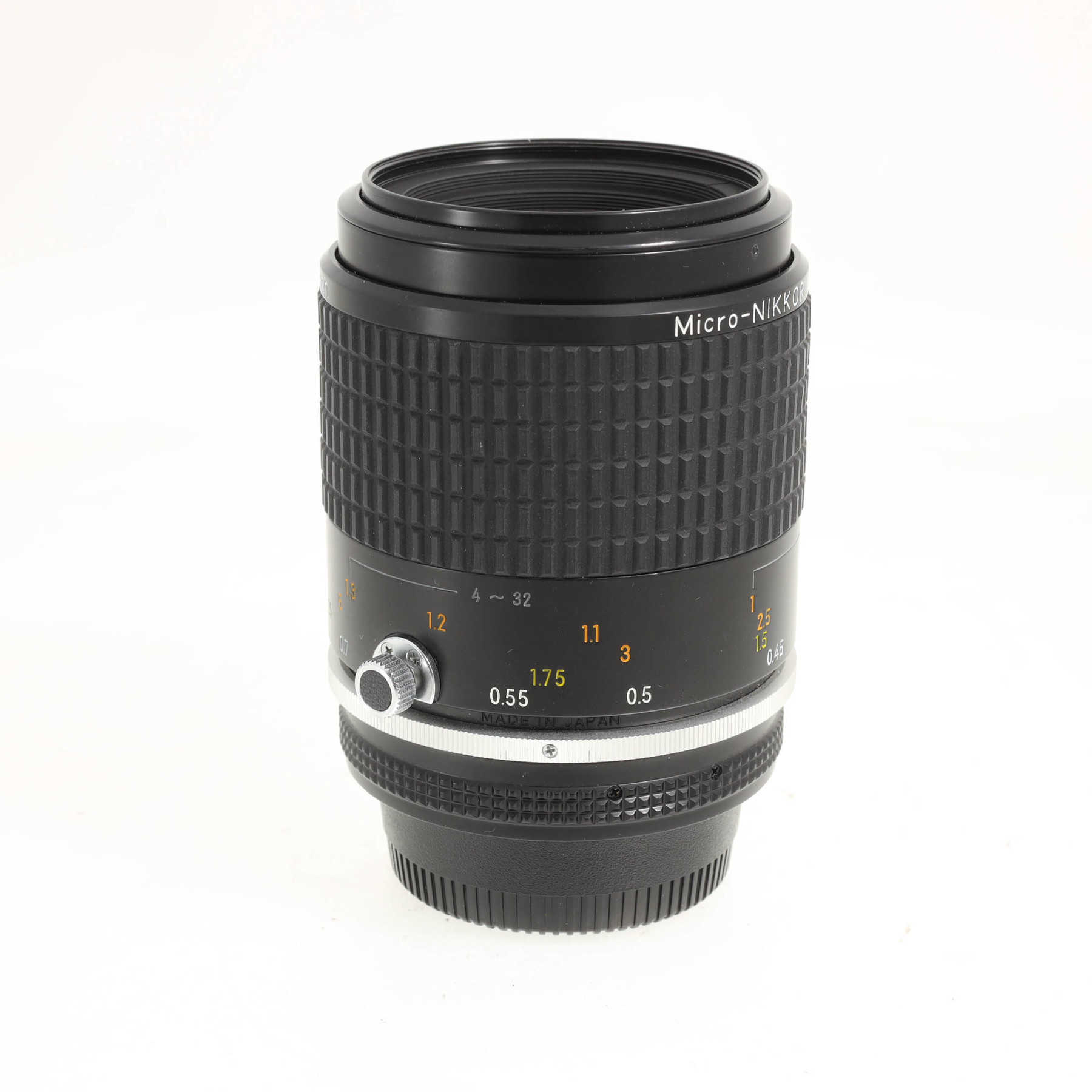Nikon 105mm f/2.8 Micro-Nikkor AiS Nikon 105mm f/2.8 Micro-Nikkor AiS