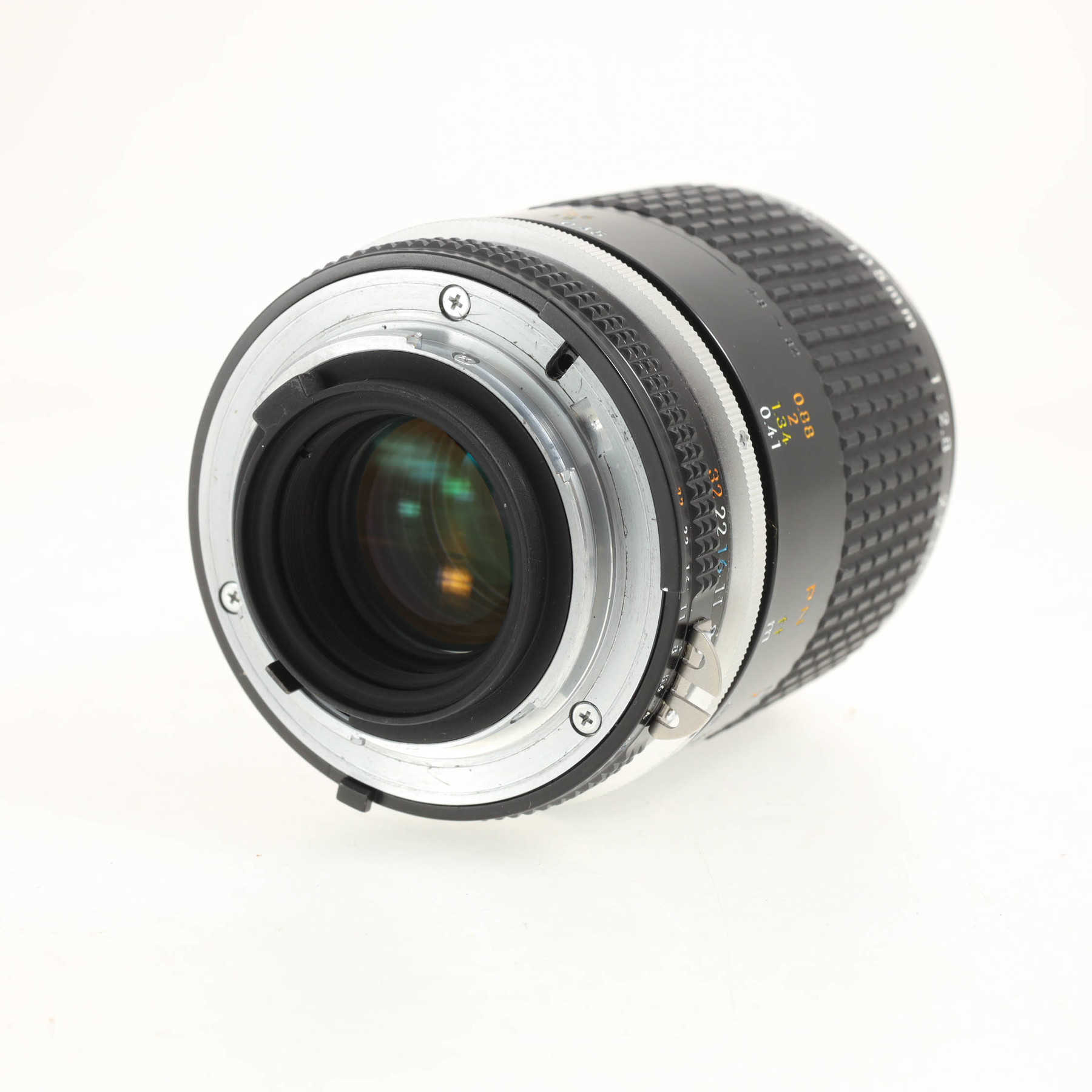 Nikon 105mm f/2.8 Micro-Nikkor AiS Nikon 105mm f/2.8 Micro-Nikkor AiS