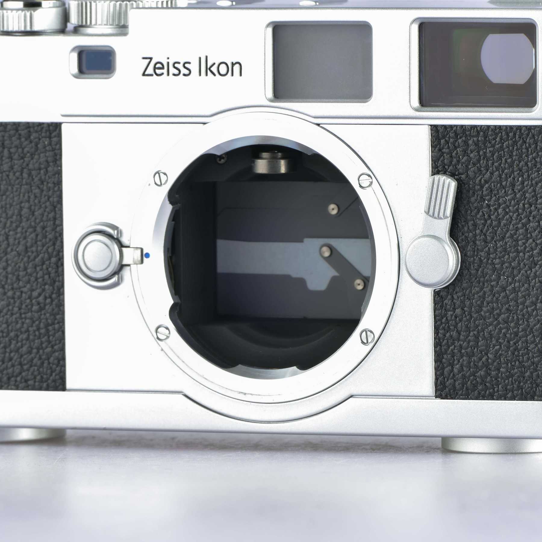 Zeiss Ikon ZM + 50mm f/1.5 T* Sonnar ZM Zeiss Ikon ZM + 50mm f/1.5 T* Sonnar ZM