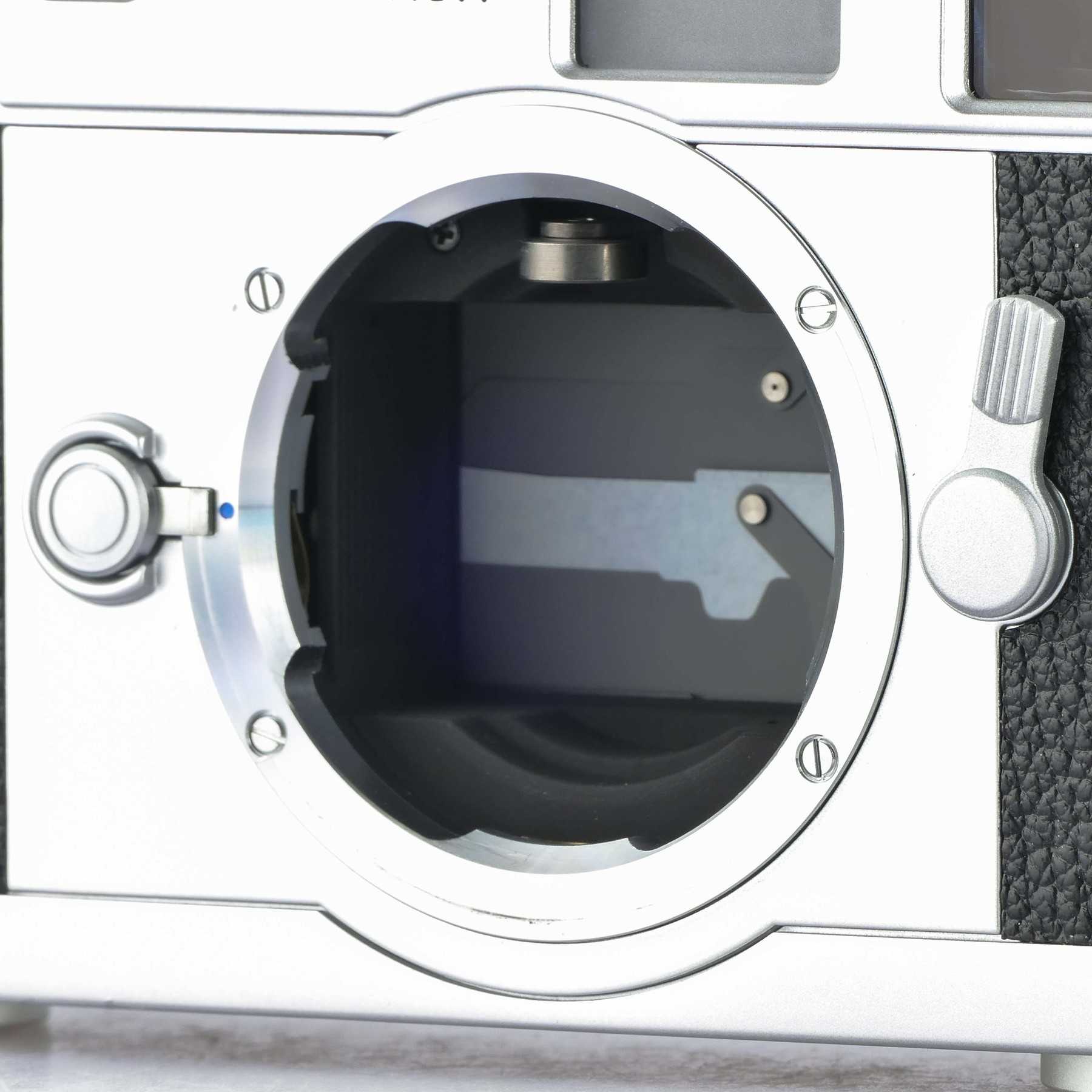 Zeiss Ikon ZM + 50mm f/1.5 T* Sonnar ZM Zeiss Ikon ZM + 50mm f/1.5 T* Sonnar ZM