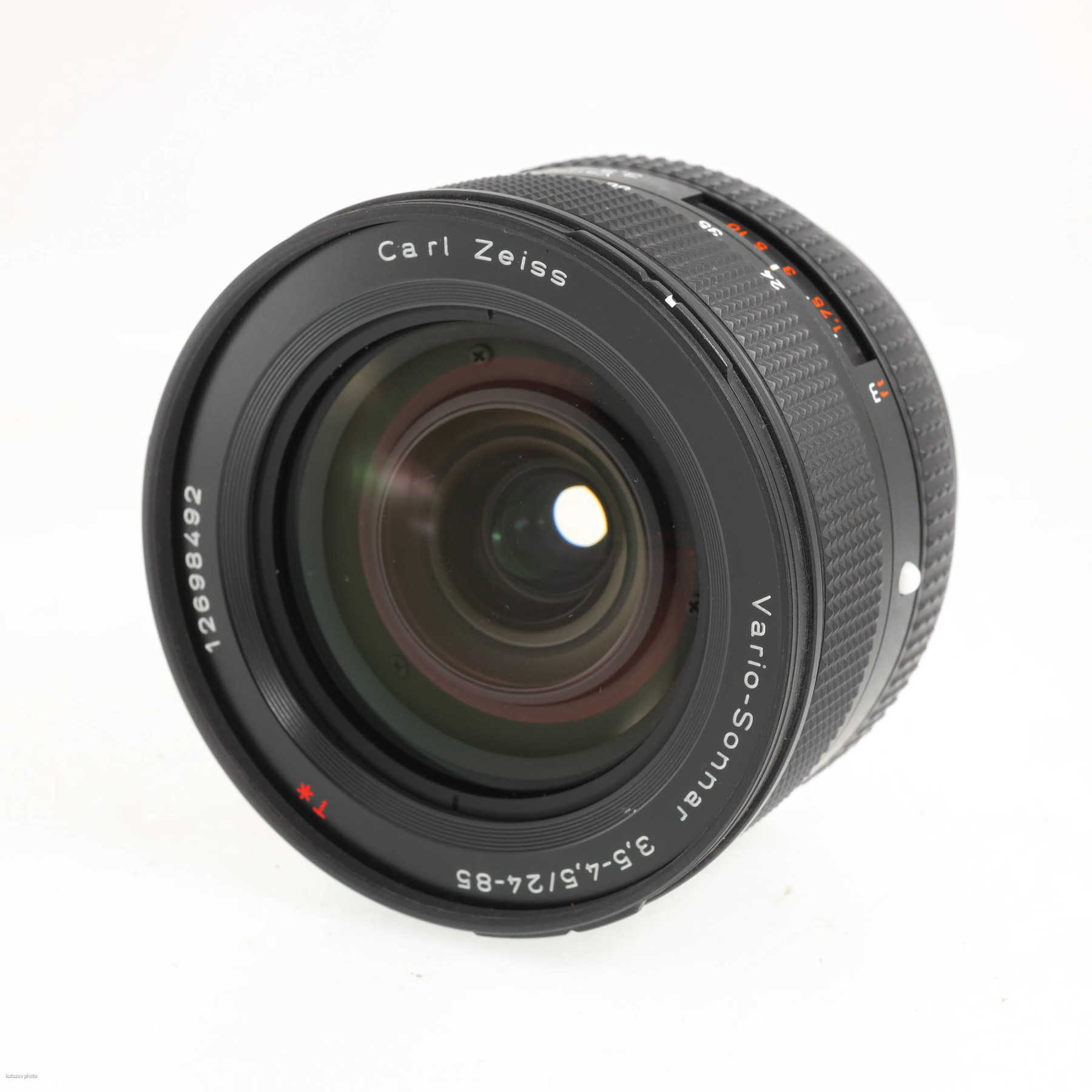 Contax N1 с объективом 24-85mm f/3.5-4.5 T* Vario-Sonnar Contax N1 с объективом 24-85mm f/3.5-4.5 T* Vario-Sonnar