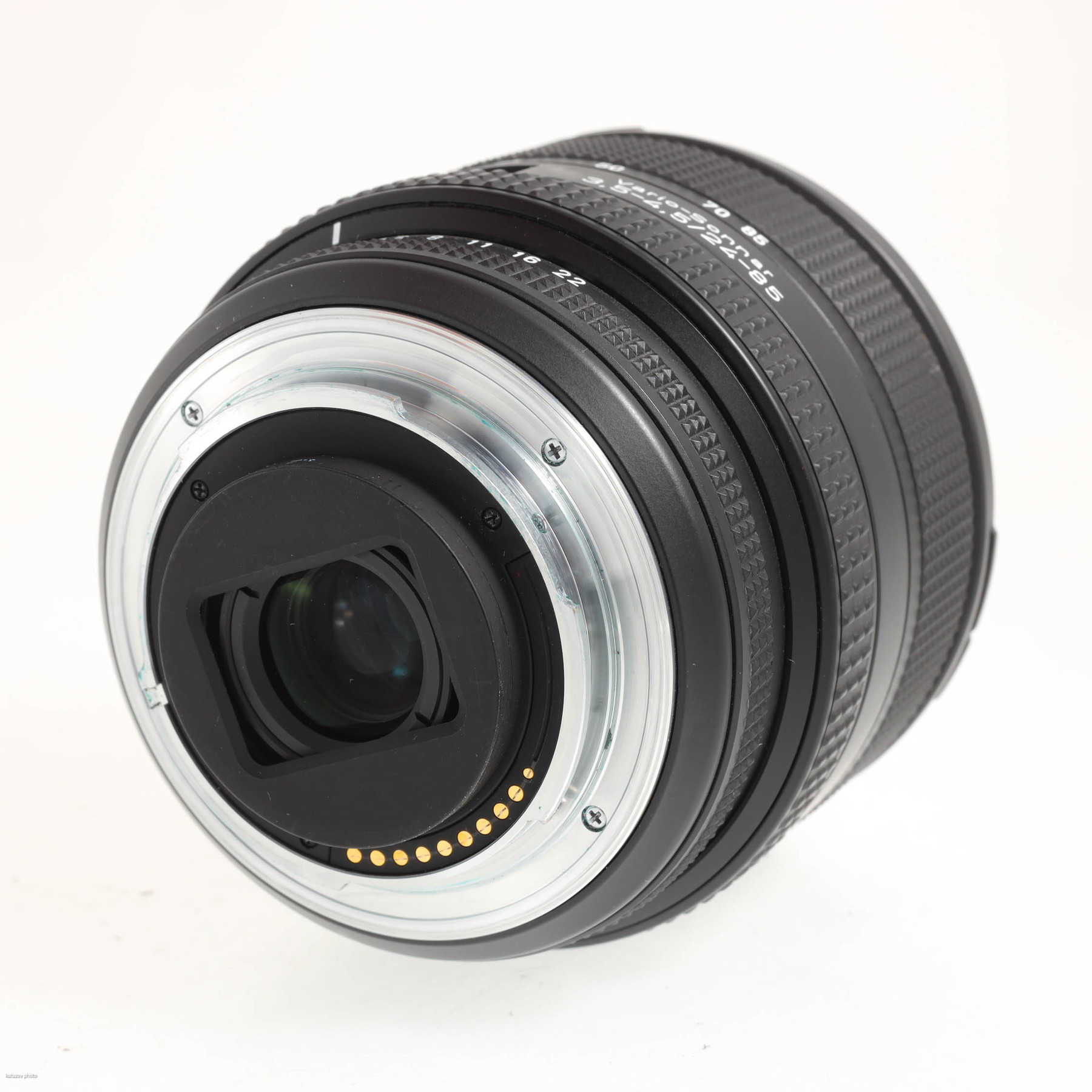 Contax N1 с объективом 24-85mm f/3.5-4.5 T* Vario-Sonnar Contax N1 с объективом 24-85mm f/3.5-4.5 T* Vario-Sonnar