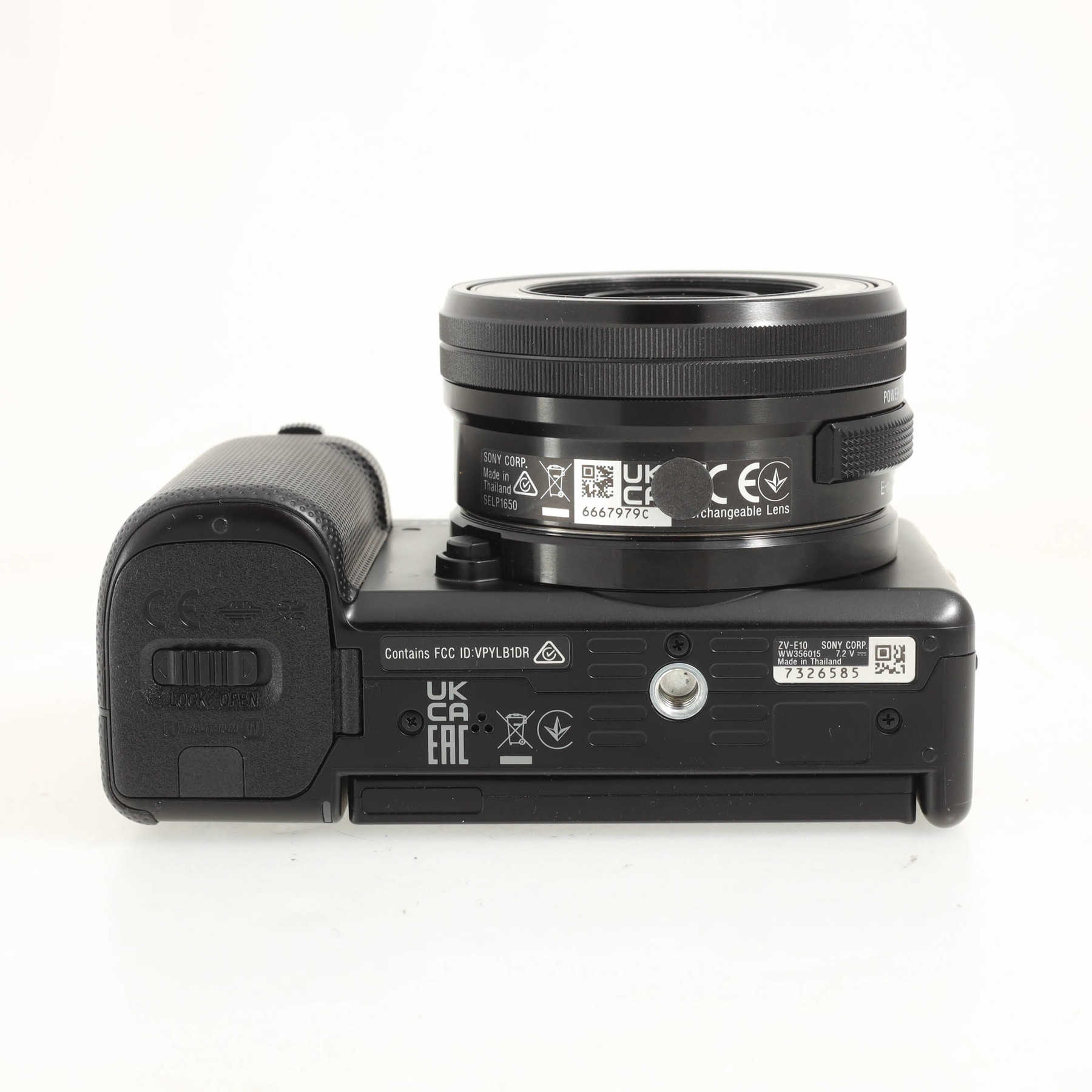 Sony ZV-E10 комплект с 16-50mm f/3.5-5.6 OSS E PZ Sony ZV-E10 комплект с 16-50mm f/3.5-5.6 OSS E PZ