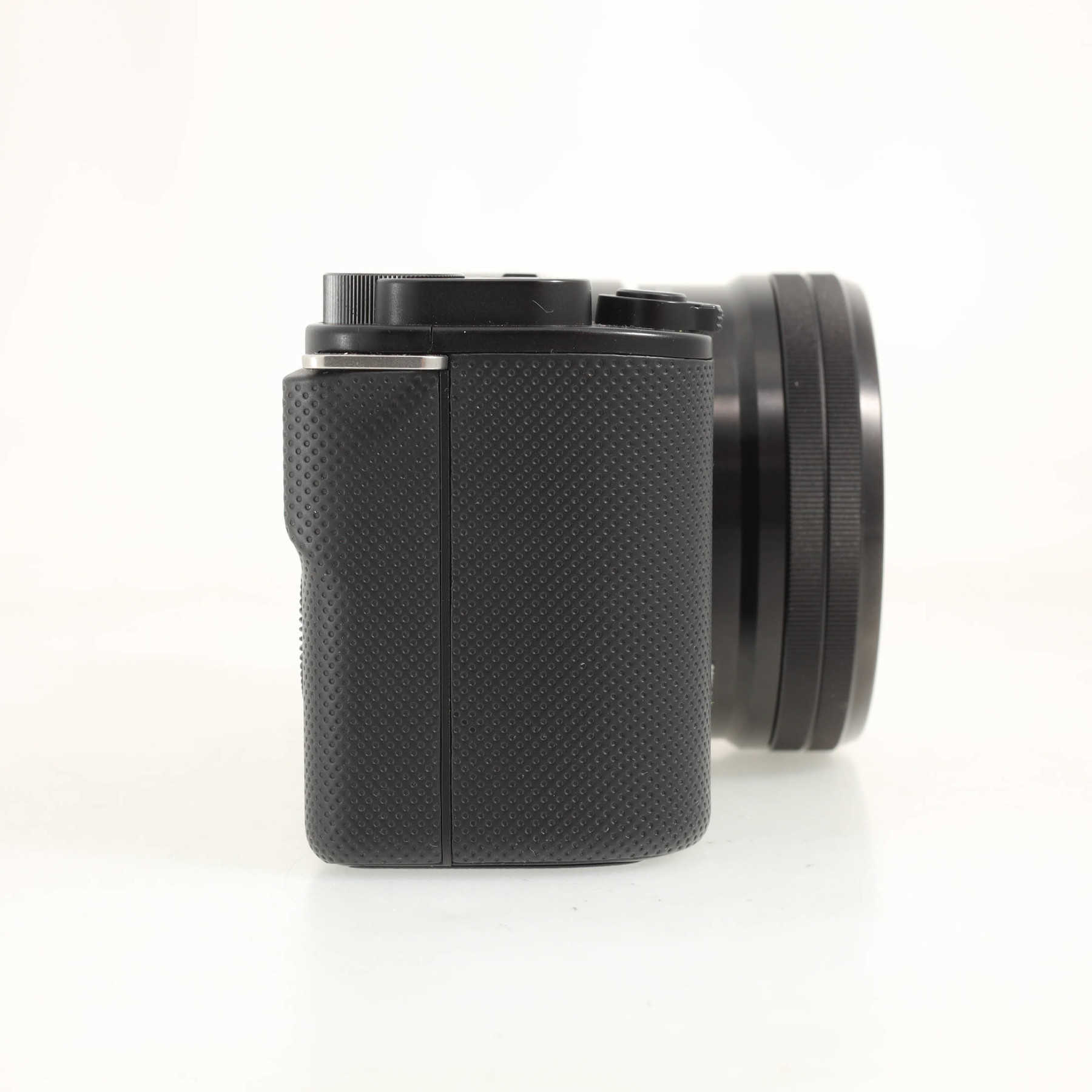 Sony ZV-E10 комплект с 16-50mm f/3.5-5.6 OSS E PZ Sony ZV-E10 комплект с 16-50mm f/3.5-5.6 OSS E PZ