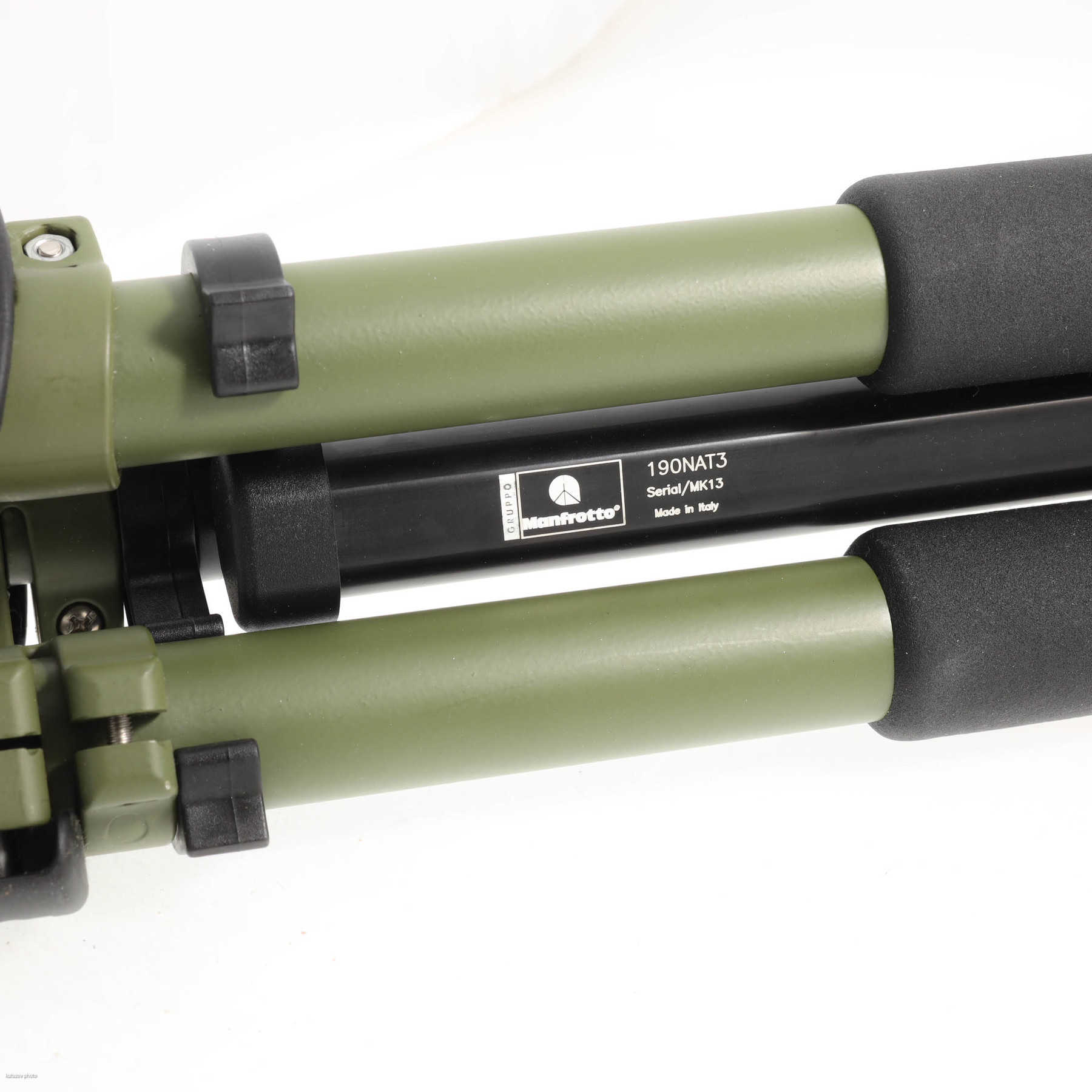 Manfrotto 190NAT3 штатив с головой 488, оливковый Manfrotto 190NAT3 штатив с головой 488, оливковый