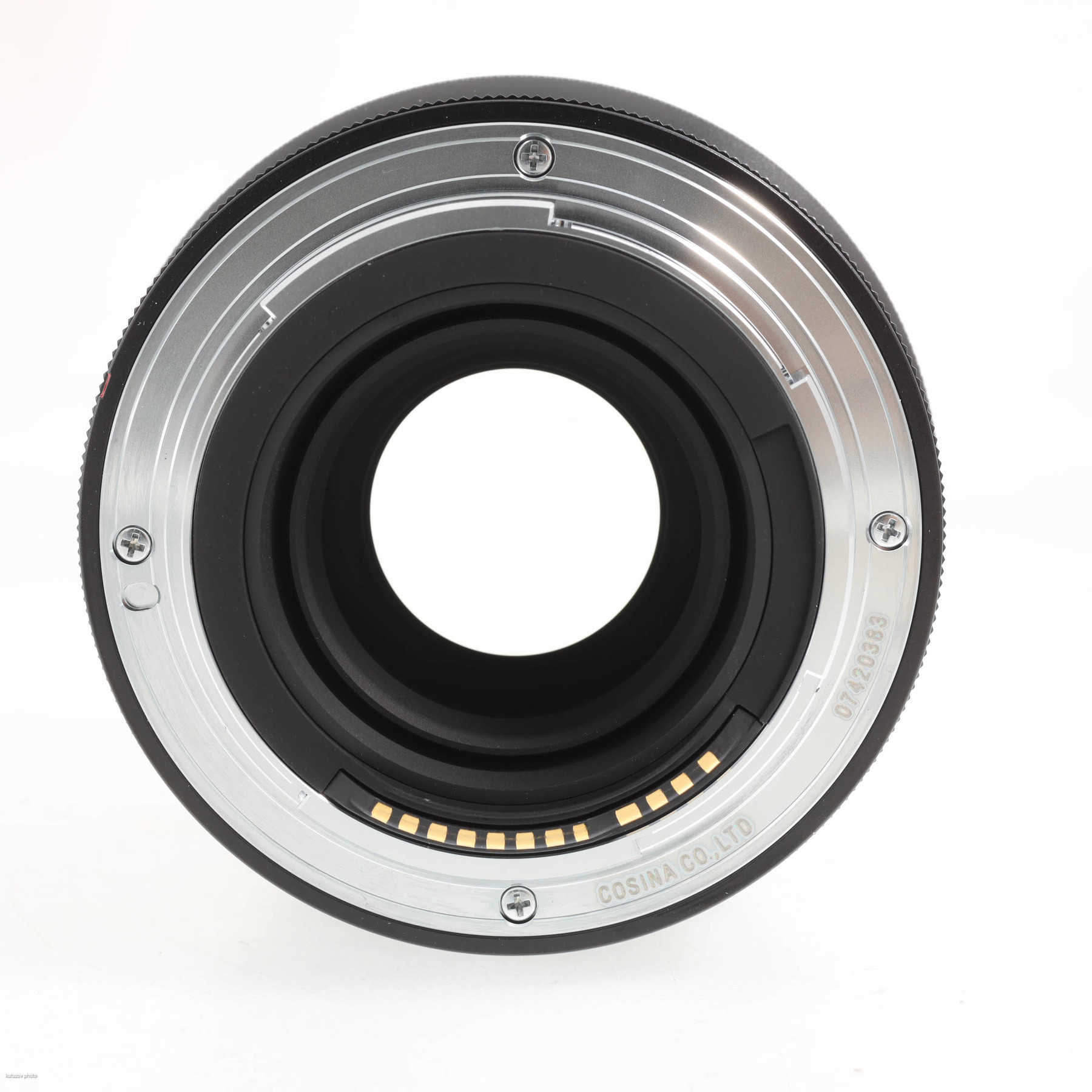 Voigtländer 75mm f/1.5 Nokton Aspherical (Canon RF) Voigtländer 75mm f/1.5 Nokton Aspherical (Canon RF)
