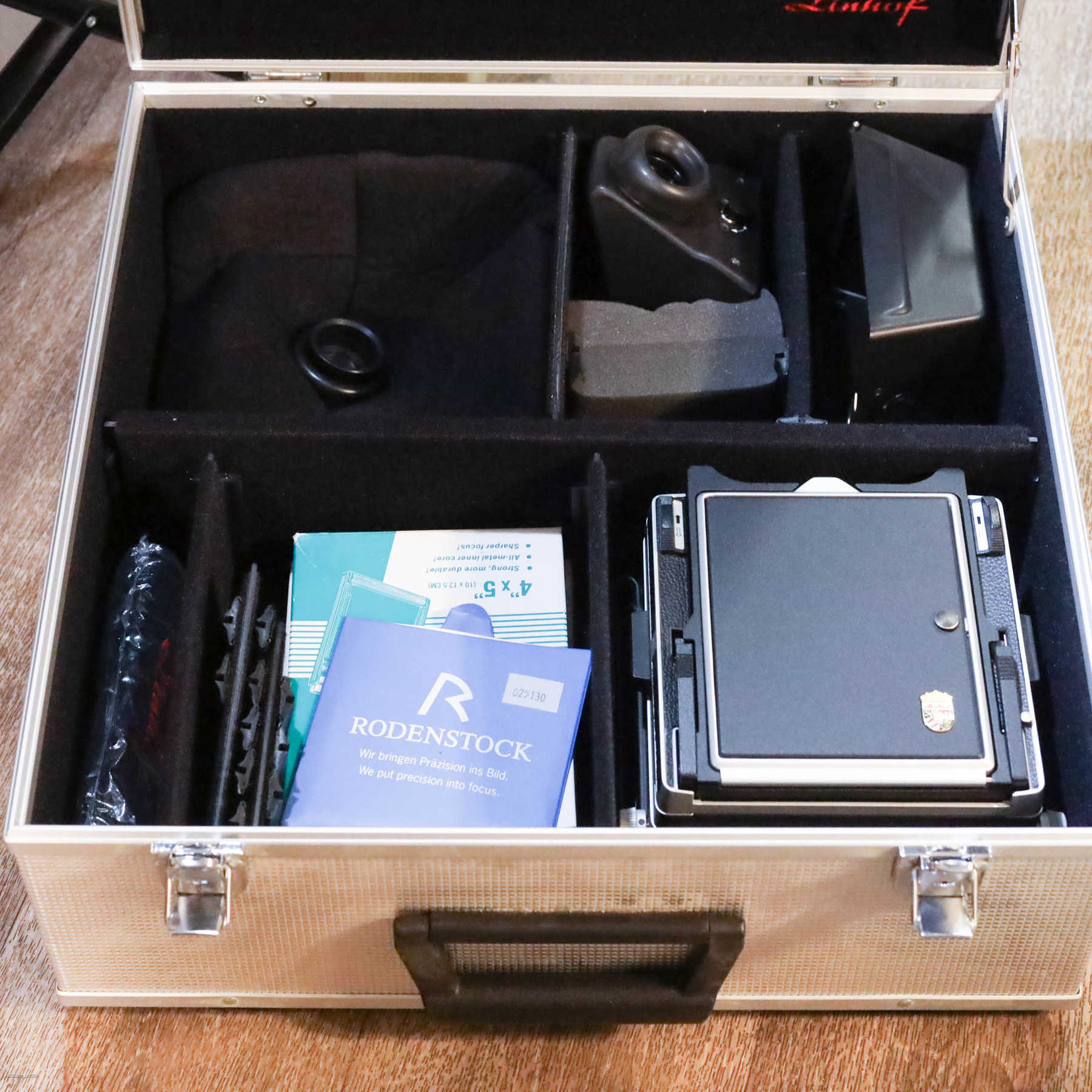 Linhof Master Technika 3000 4x5'' комплект с объективом и принадлежностями Linhof Master Technika 3000 4x5'' комплект с объективом и принадлежностями
