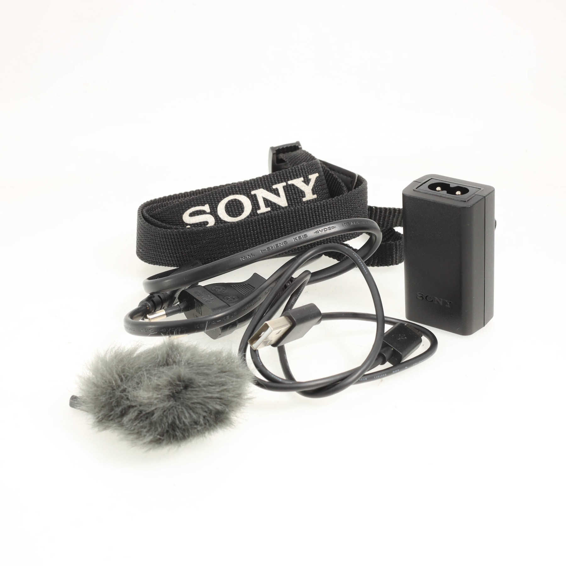 Sony ZV-E10 комплект с 16-50mm f/3.5-5.6 OSS E PZ Sony ZV-E10 комплект с 16-50mm f/3.5-5.6 OSS E PZ