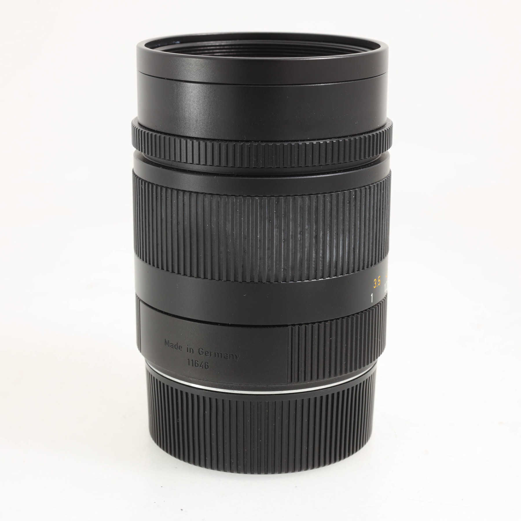 Leica 90mm f/2.5 Summarit-M Leica 90mm f/2.5 Summarit-M