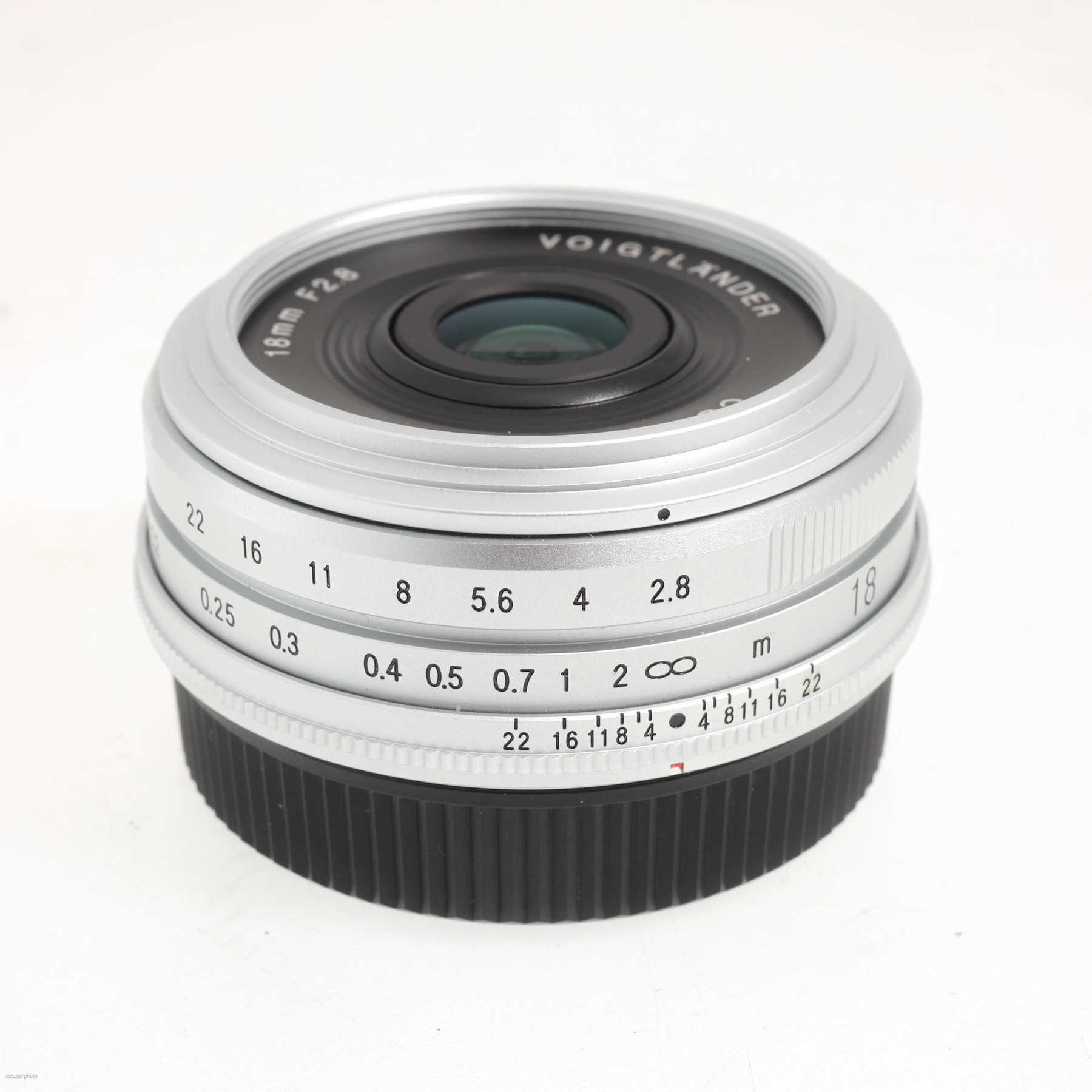 Voigtländer 18mm f/2.8 Color Skopar aspherical silver (Fujifilm X) Voigtländer 18mm f/2.8 Color Skopar aspherical silver (Fujifilm X)