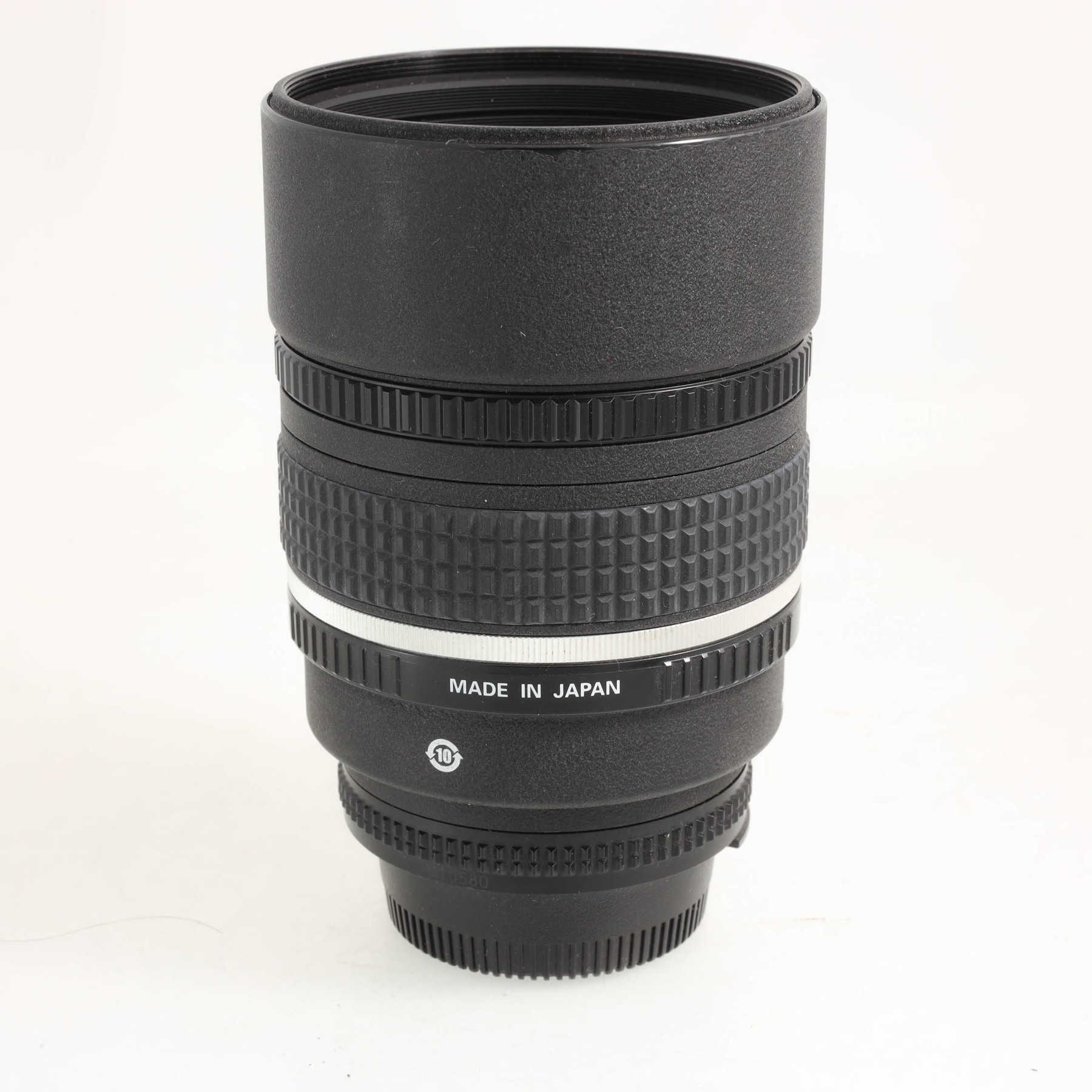 Nikon AF DC-Nikkor 105mm f/2D Nikon AF DC-Nikkor 105mm f/2D