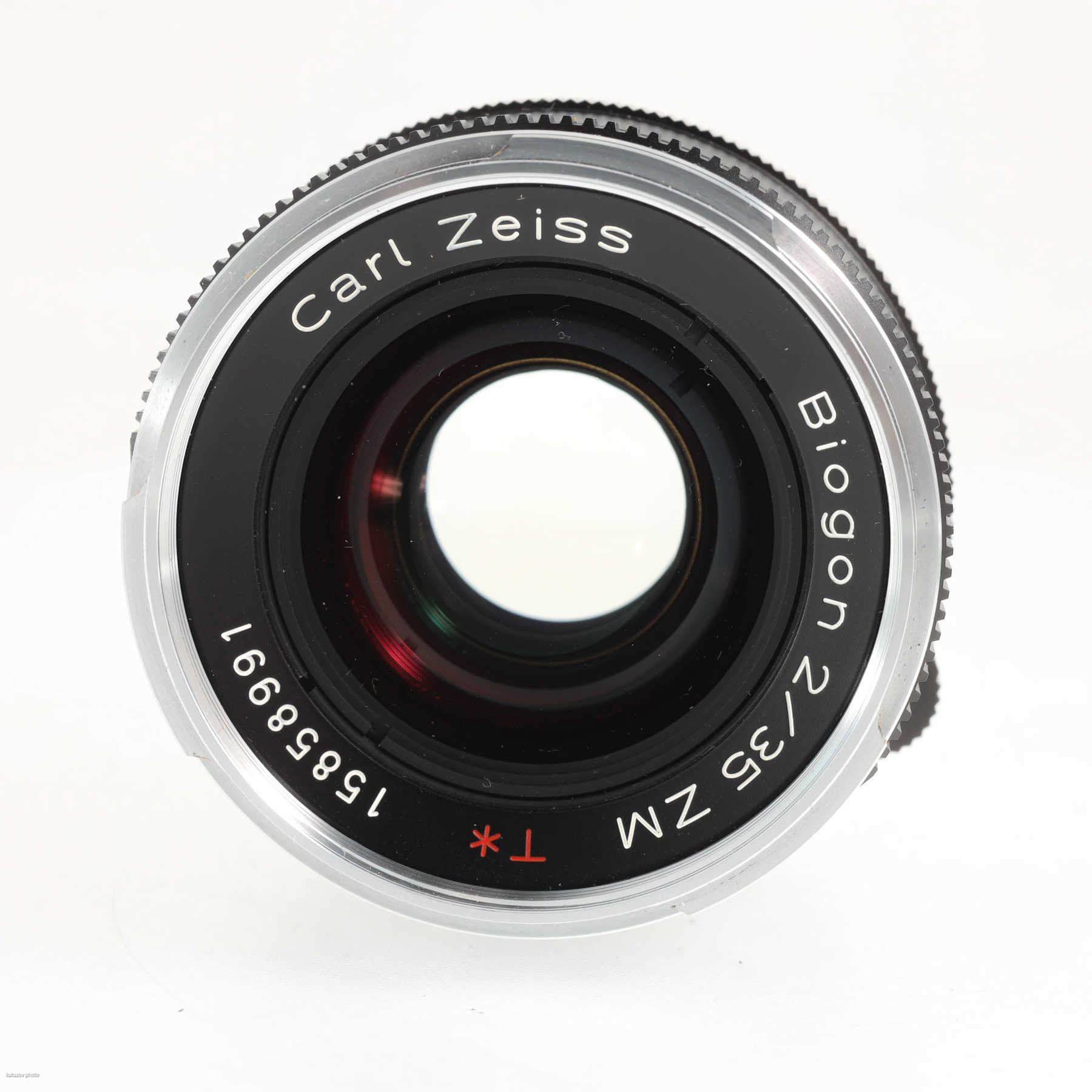 Zeiss Biogon T* 35mm f/2 ZM black Zeiss Biogon T* 35mm f/2 ZM black