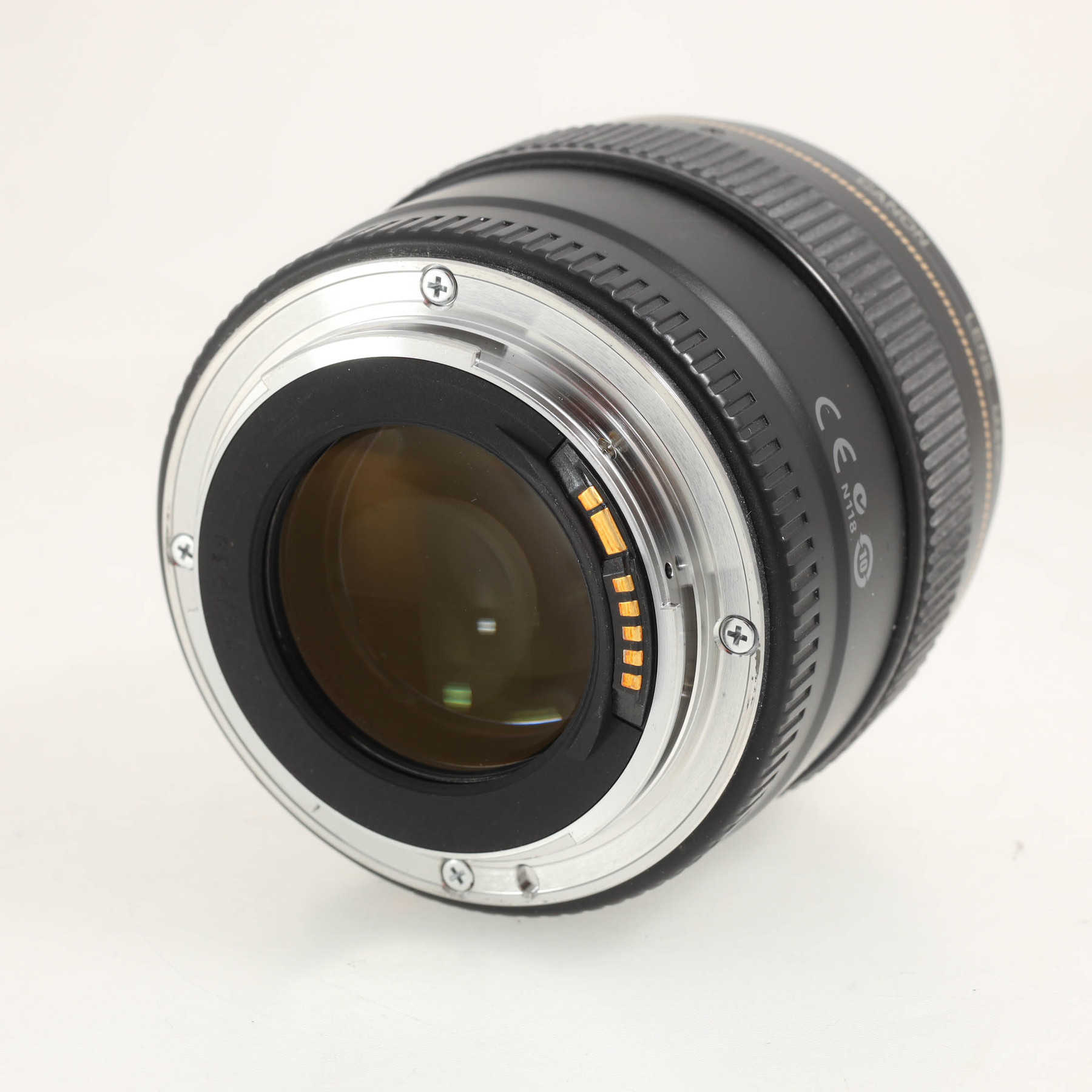 Canon EF 85mm f/1.8 USM Canon EF 85mm f/1.8 USM