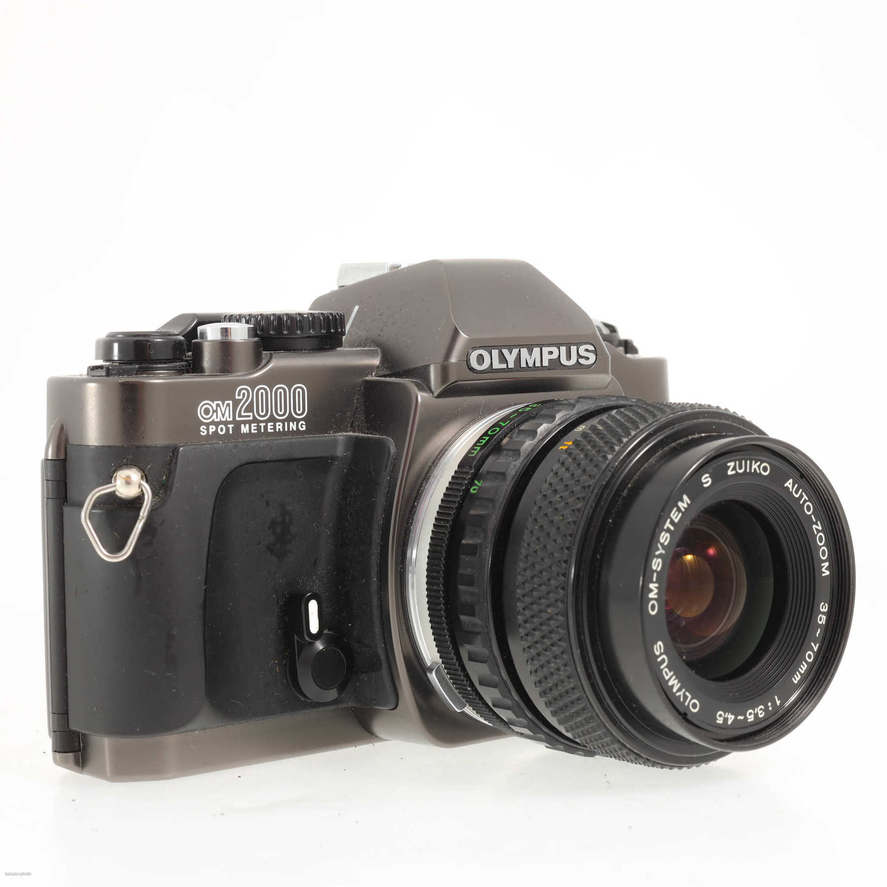 Olympus OM2000 с объективом 35-70mm f/3.5-4.5 Zuiko S Olympus OM2000 с объективом 35-70mm f/3.5-4.5 Zuiko S