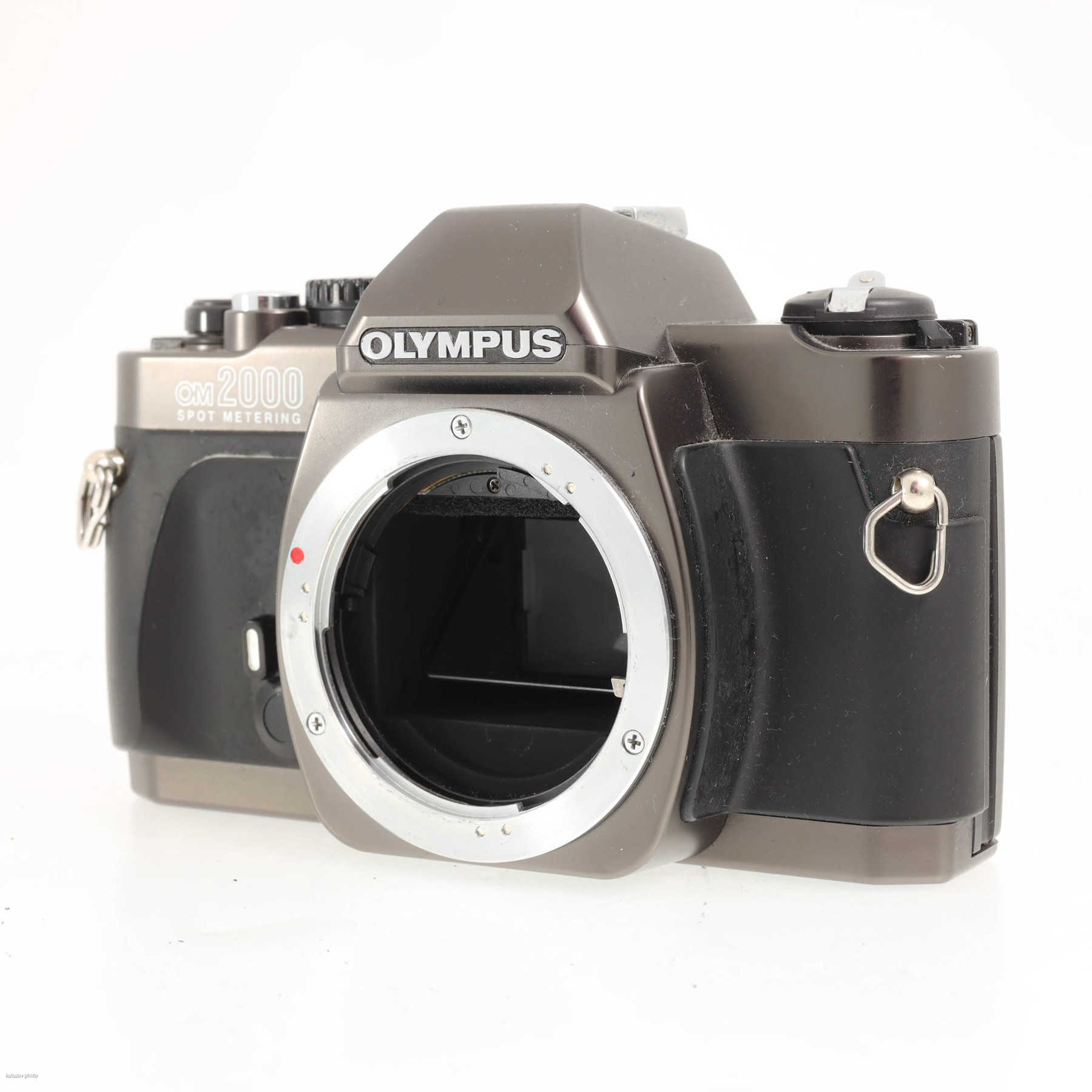 Olympus OM2000 с объективом 35-70mm f/3.5-4.5 Zuiko S Olympus OM2000 с объективом 35-70mm f/3.5-4.5 Zuiko S
