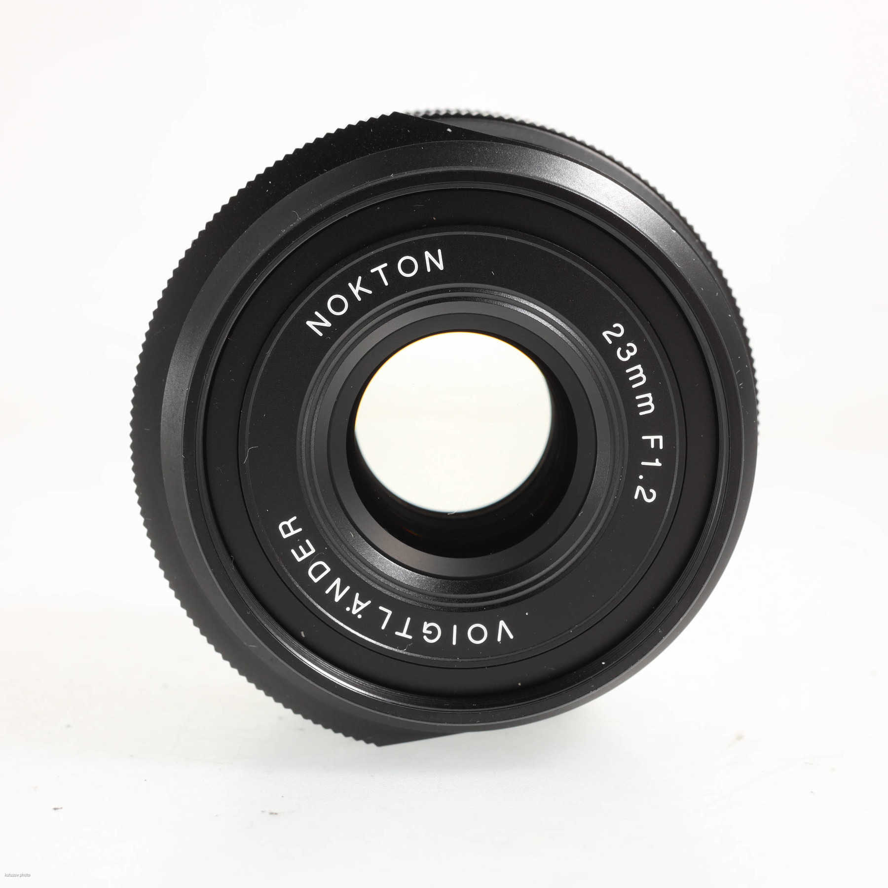 Voigtländer 23mm f/1.2 Nokton aspherical (Fujifilm X-mount) Voigtländer 23mm f/1.2 Nokton aspherical (Fujifilm X-mount)