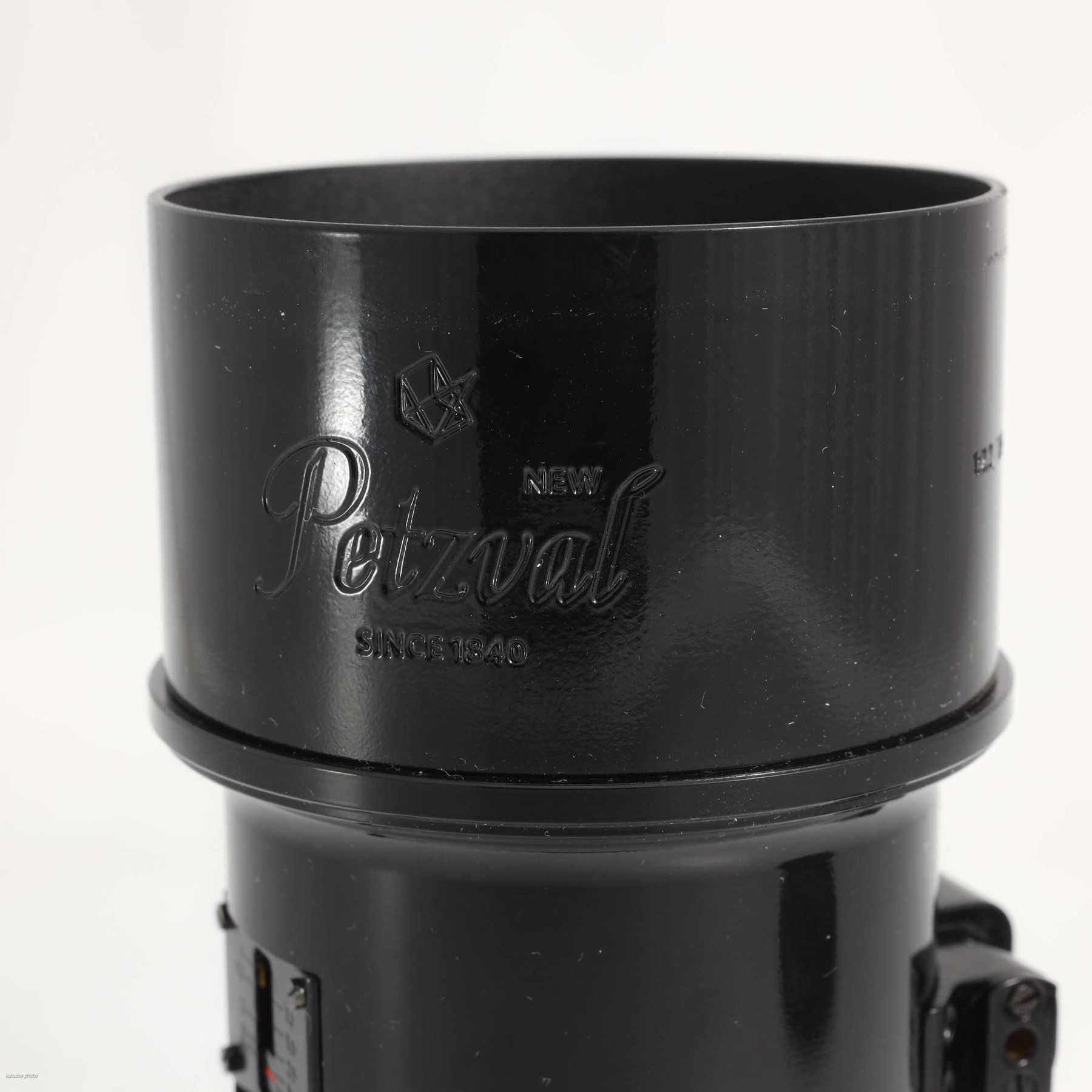 Зенит (КМЗ) 85mm f/2.2 New Petzval Black (Canon EF) Зенит (КМЗ) 85mm f/2.2 New Petzval Black (Canon EF)
